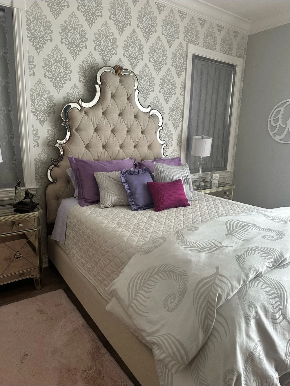 Luxury Cream Quilted Bedspread with Purple Accent Pillows - Unbranded